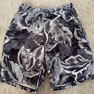 Mens lined 9”, size M pacebreaker shorts